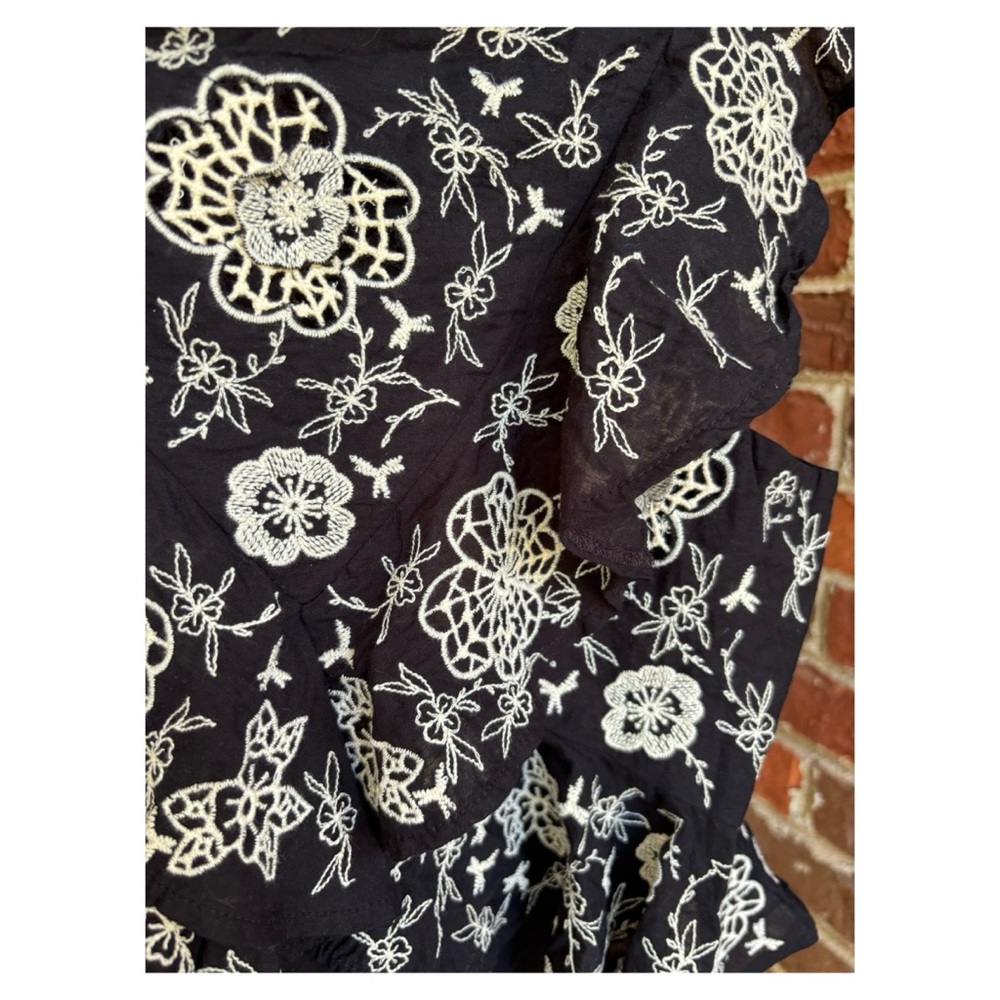 NWOT Anthropologie Embroidered Ruffle Crop Tie Top in Black & White Size XS - Picture 10 of 14